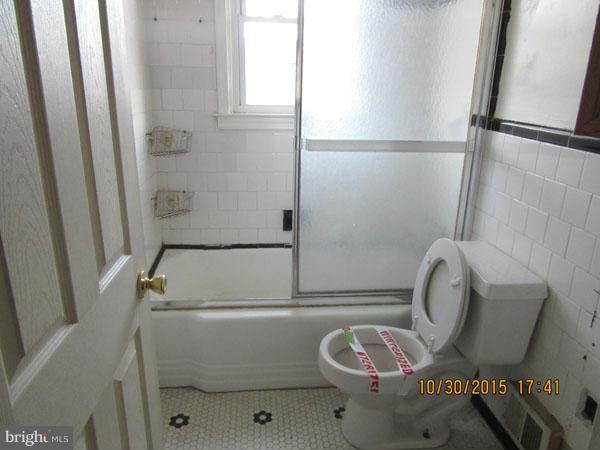 2104 Coralthorn Road Baltimore, MD 21220 - Photo 10 of 12 Bath