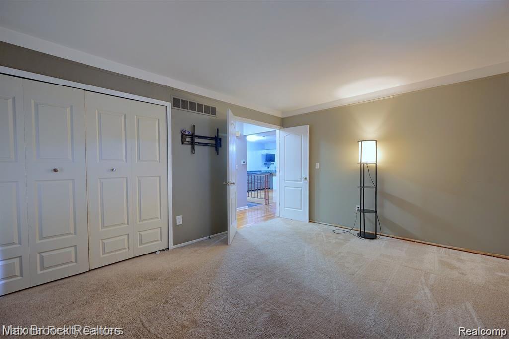 2767 Roundtree Drive Troy, MI 48083 - Photo 10 of 17