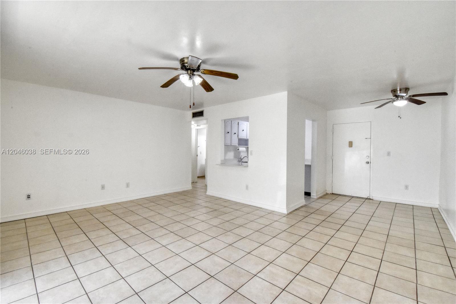 10387 North Kendall Drive, Unit R2 Miami, FL 33176 - Photo 2 of 12 Living Room