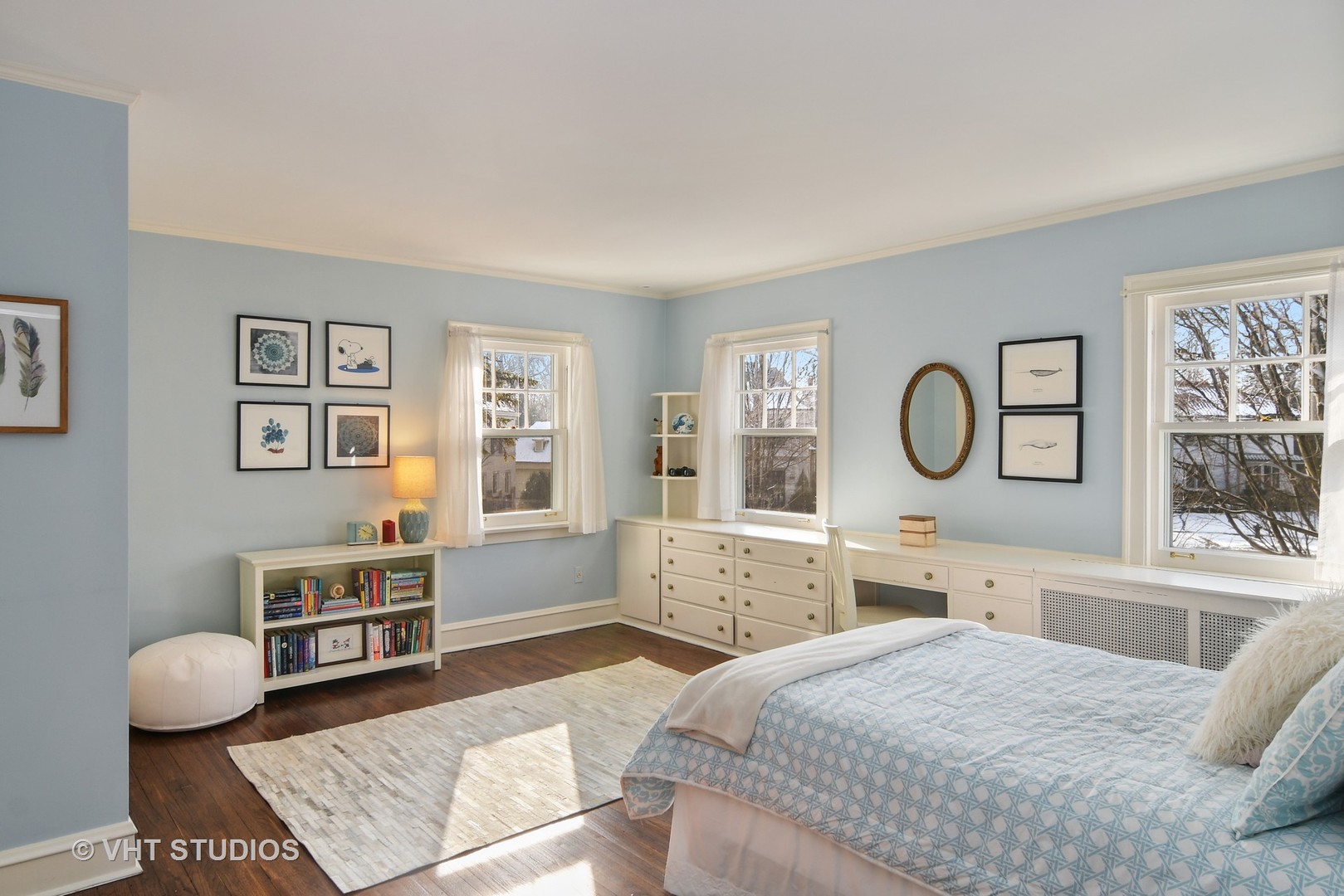 141 Robsart Place Kenilworth, IL 60043 - Photo 15 of 38 a bedroom with furniture and a window