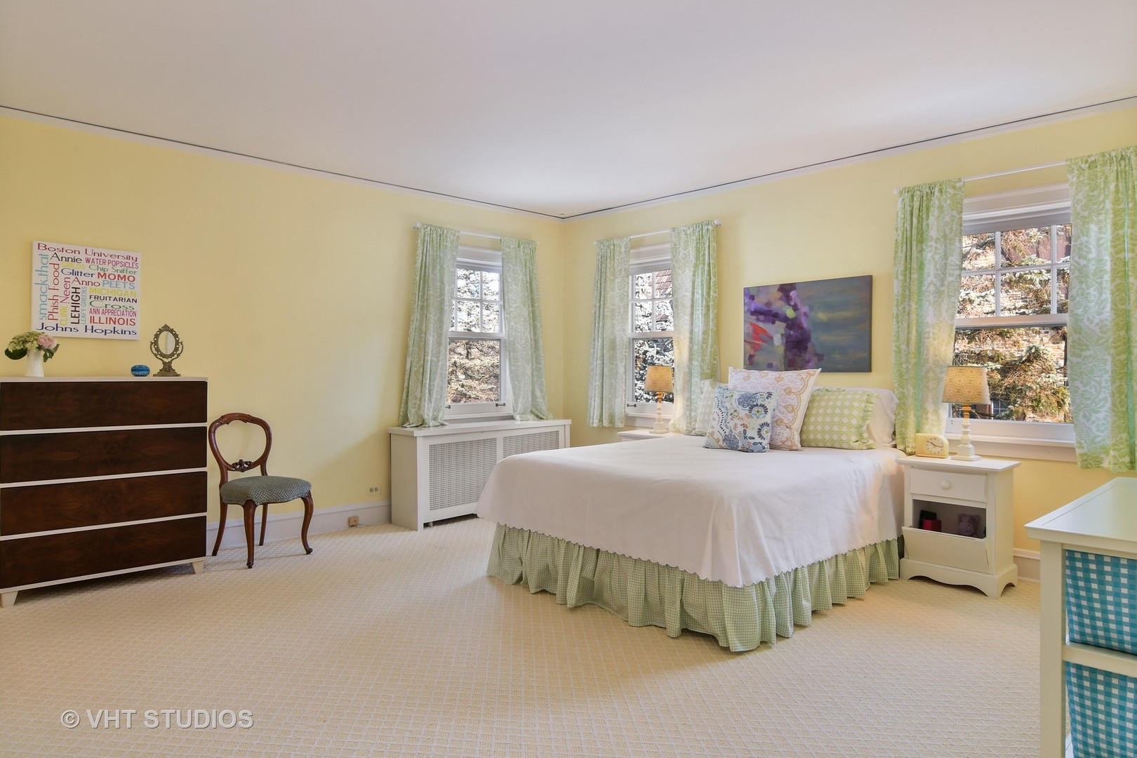 141 Robsart Place Kenilworth, IL 60043 - Photo 16 of 38 a bedroom with a bed chair and a window