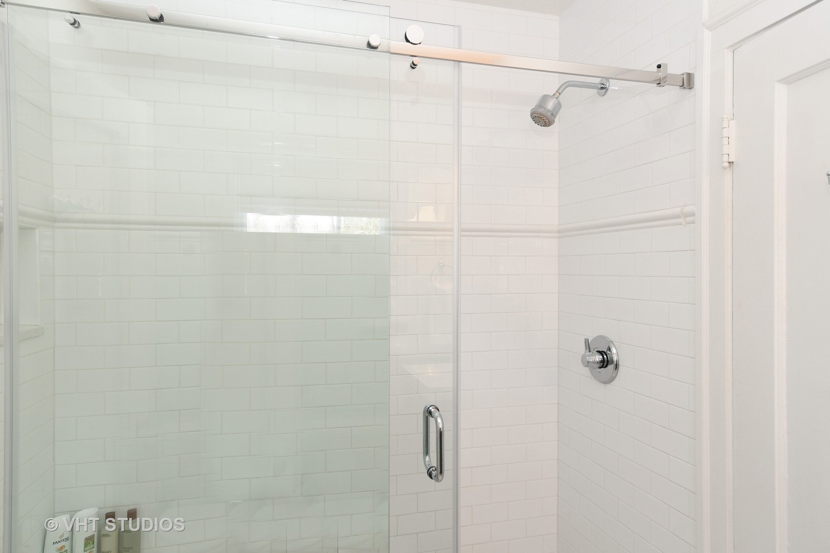 141 Robsart Place Kenilworth, IL 60043 - Photo 29 of 38 a bathroom with a shower