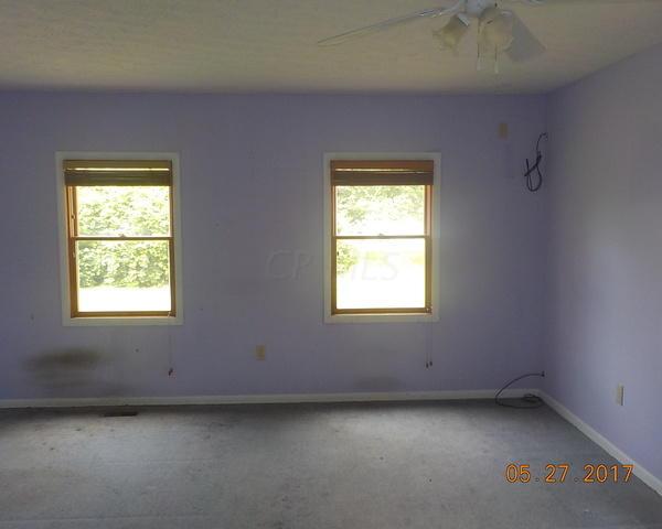 3815 Adell Road Columbus, OH 43228 - Photo 6 of 11 Gallery Image 6