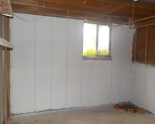 3815 Adell Road Columbus, OH 43228 - Photo 9 of 11 Gallery Image 9