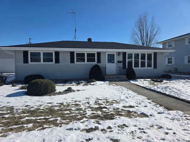 $269,000 | 2023 North 27th Place, Sheboygan, WI 53081