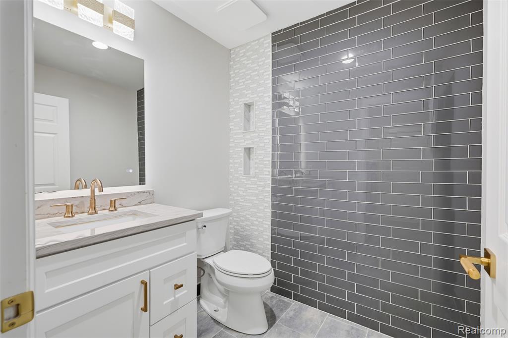 4212 April Lane Sterling Heights, MI 48310 - Photo 21 of 61
