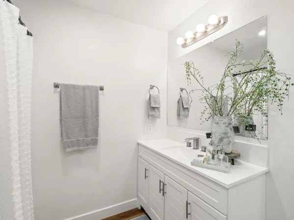 $499,999 | 4785 East Washington Avenue, Fresno, CA 93702