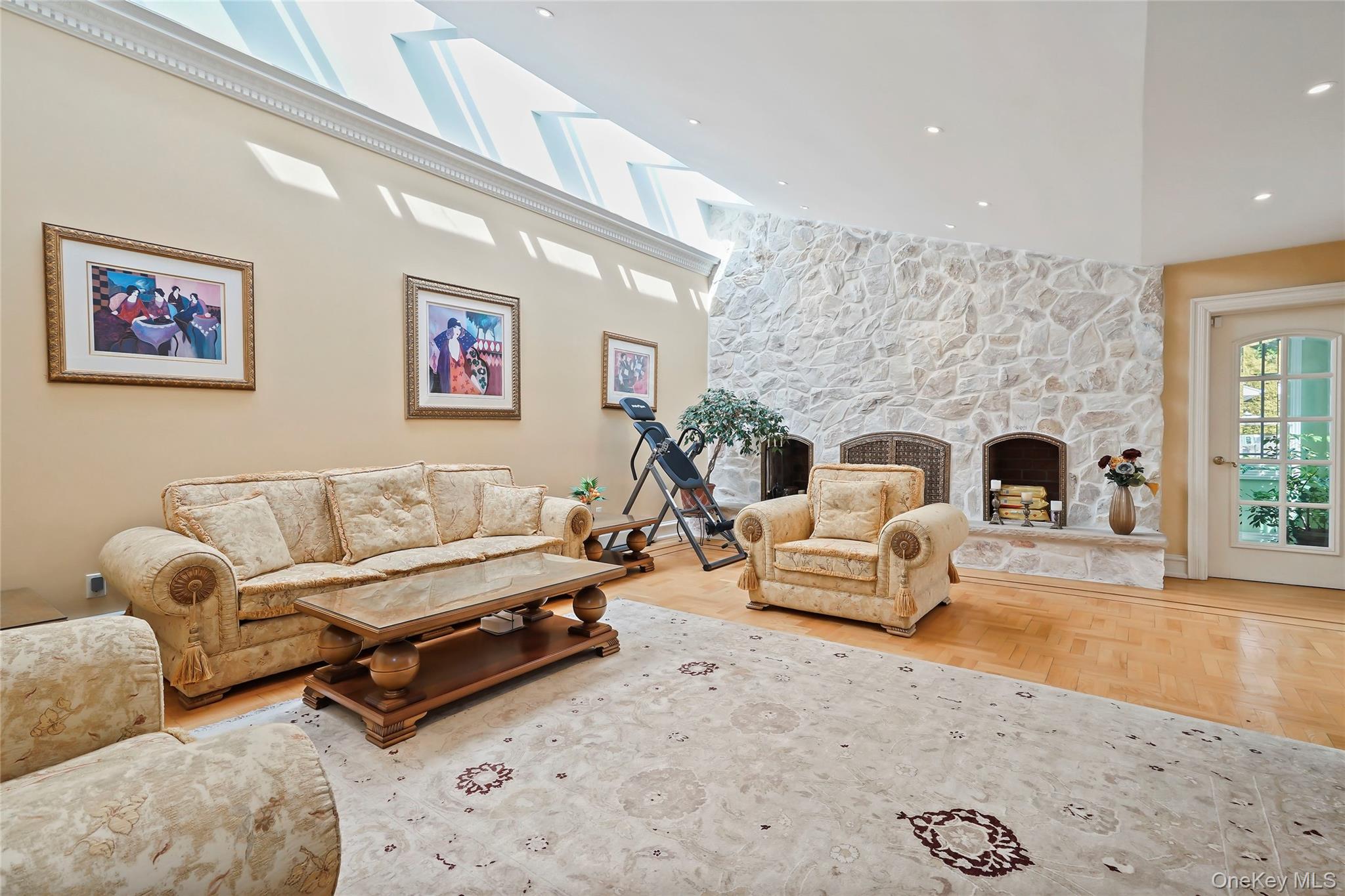 10 Hill Road Sands Point, NY 11050 - Photo 15 of 46