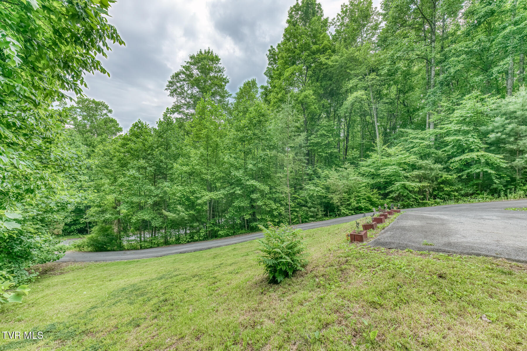 130 Timber Lane Hampton, TN 37658 - Photo 36 of 42 130 Timber Ln-37