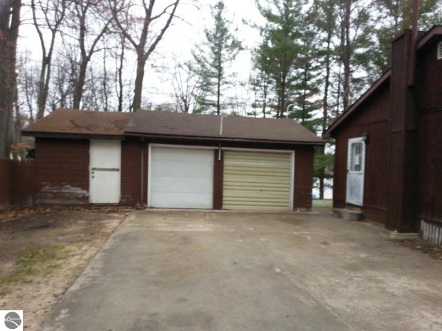 2126 Jefferson Road Harrison, MI 48625 - Photo 3 of 20 1784422-2.JPG