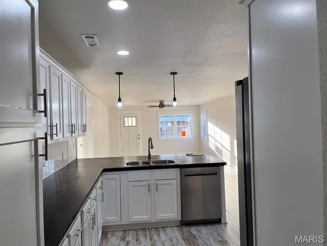 $225,500 | 121 South Poplar Street, Dexter, MO 63841