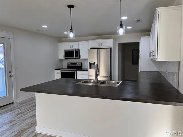 $225,500 | 121 South Poplar Street, Dexter, MO 63841