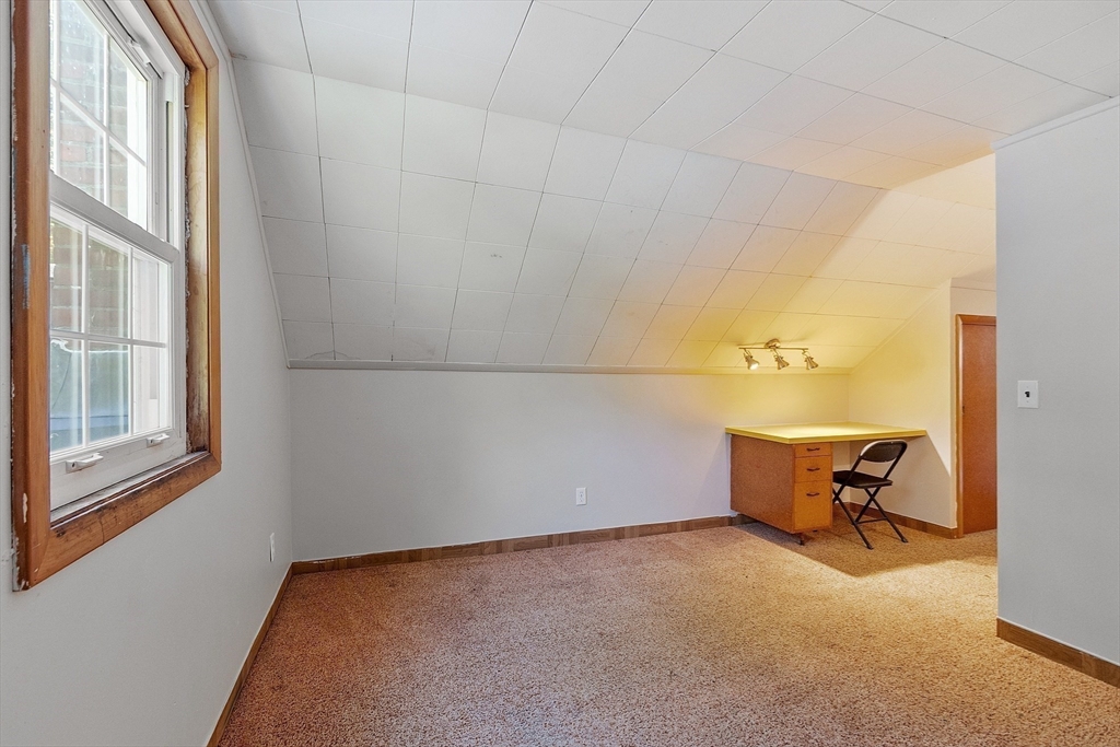 1178 Northfield Road Lunenburg, MA 01462 - Photo 24 of 40