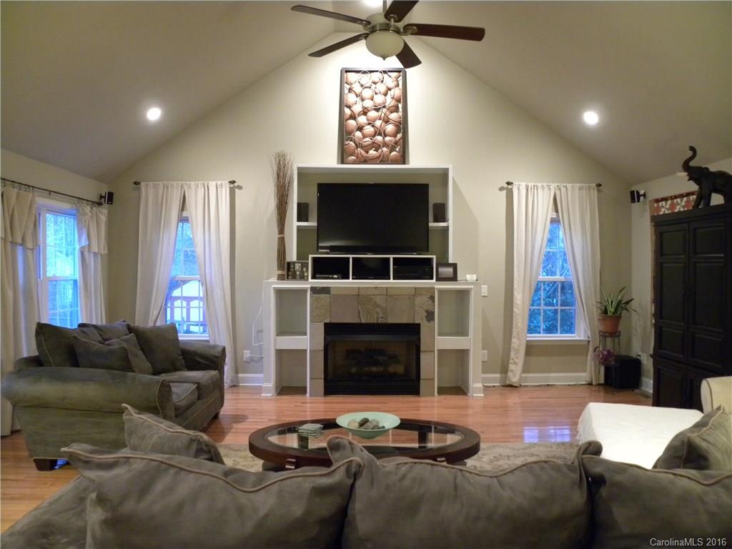 309 Quinn Road Clover, SC 29710 - Photo 11 of 18 Gallery Image 11
