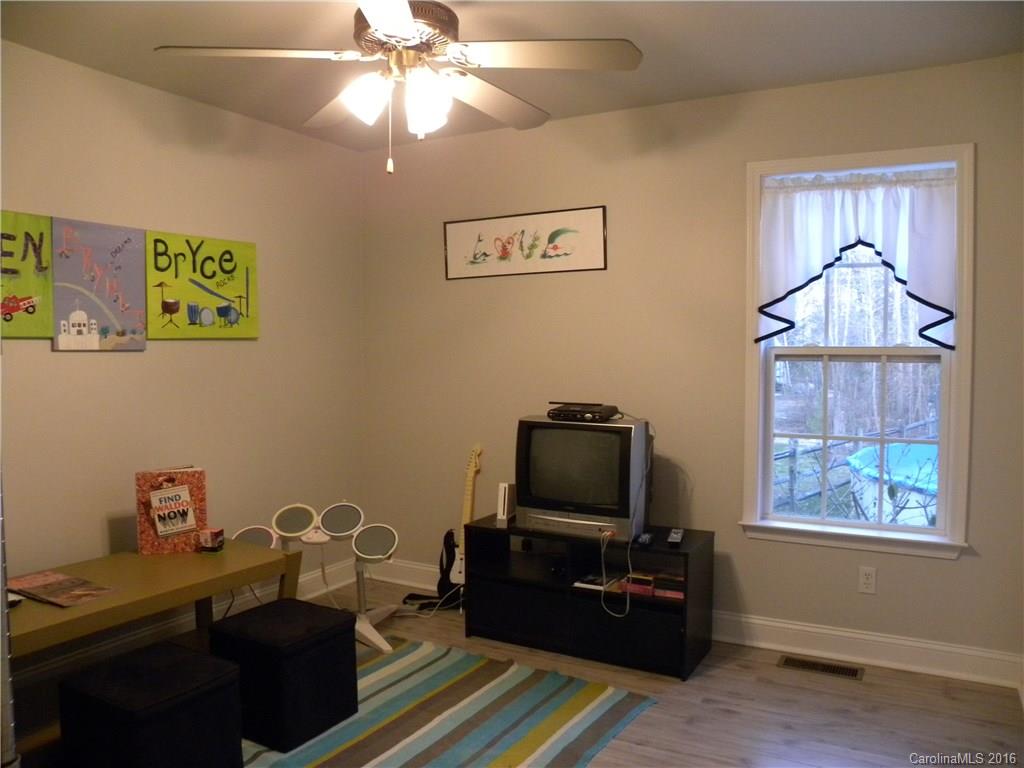 309 Quinn Road Clover, SC 29710 - Photo 15 of 18 Gallery Image 15