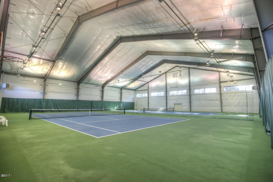 230 Southwest 60th Loop Newport, OR 97366 - Photo 33 of 42 Indoor tennis