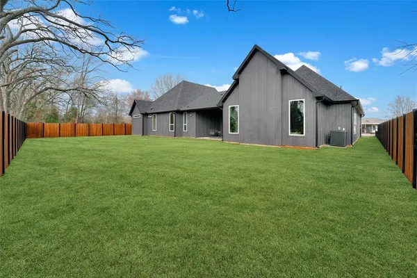 $480,000 | 1313 Kanakoa Drive, Tool, TX 75143