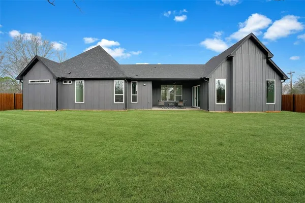 $480,000 | 1313 Kanakoa Drive, Tool, TX 75143