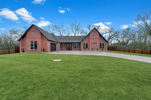 $480,000 | 1313 Kanakoa Drive, Tool, TX 75143