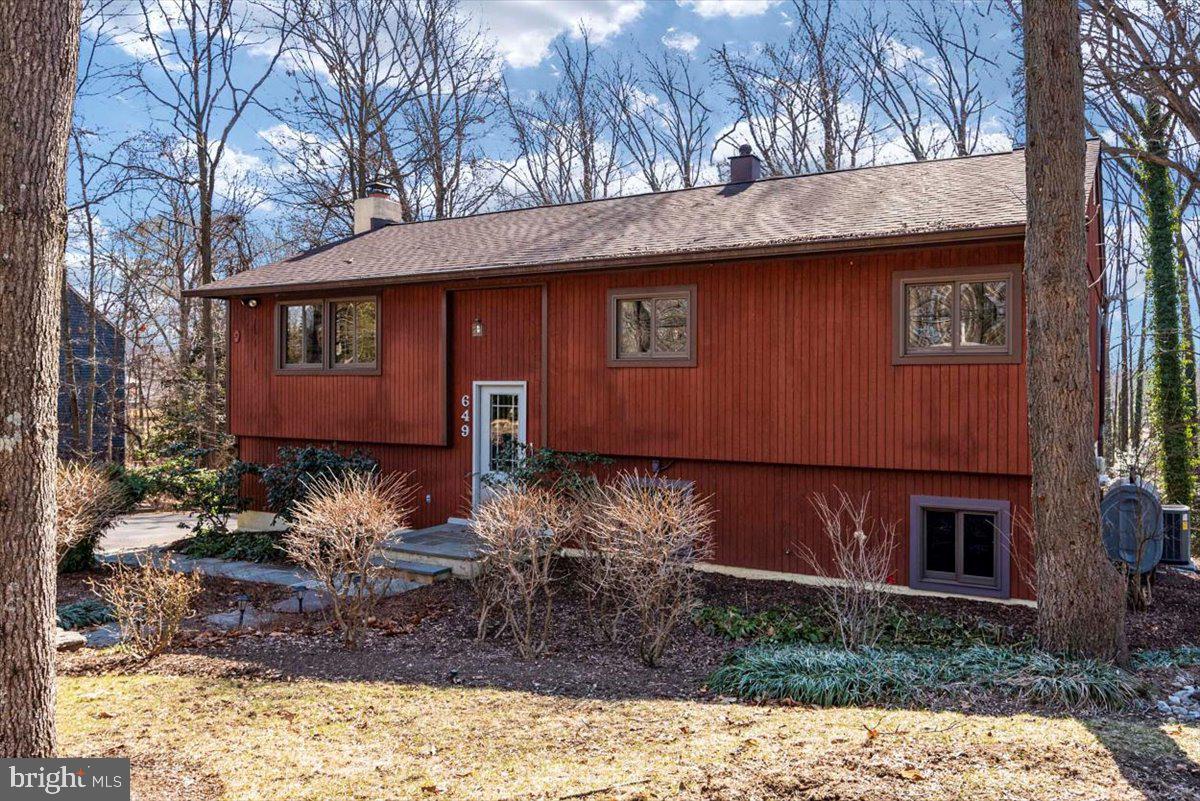 649 Shore Acres Road Arnold, MD 21012 - Photo 3 of 30 Gallery Image 3