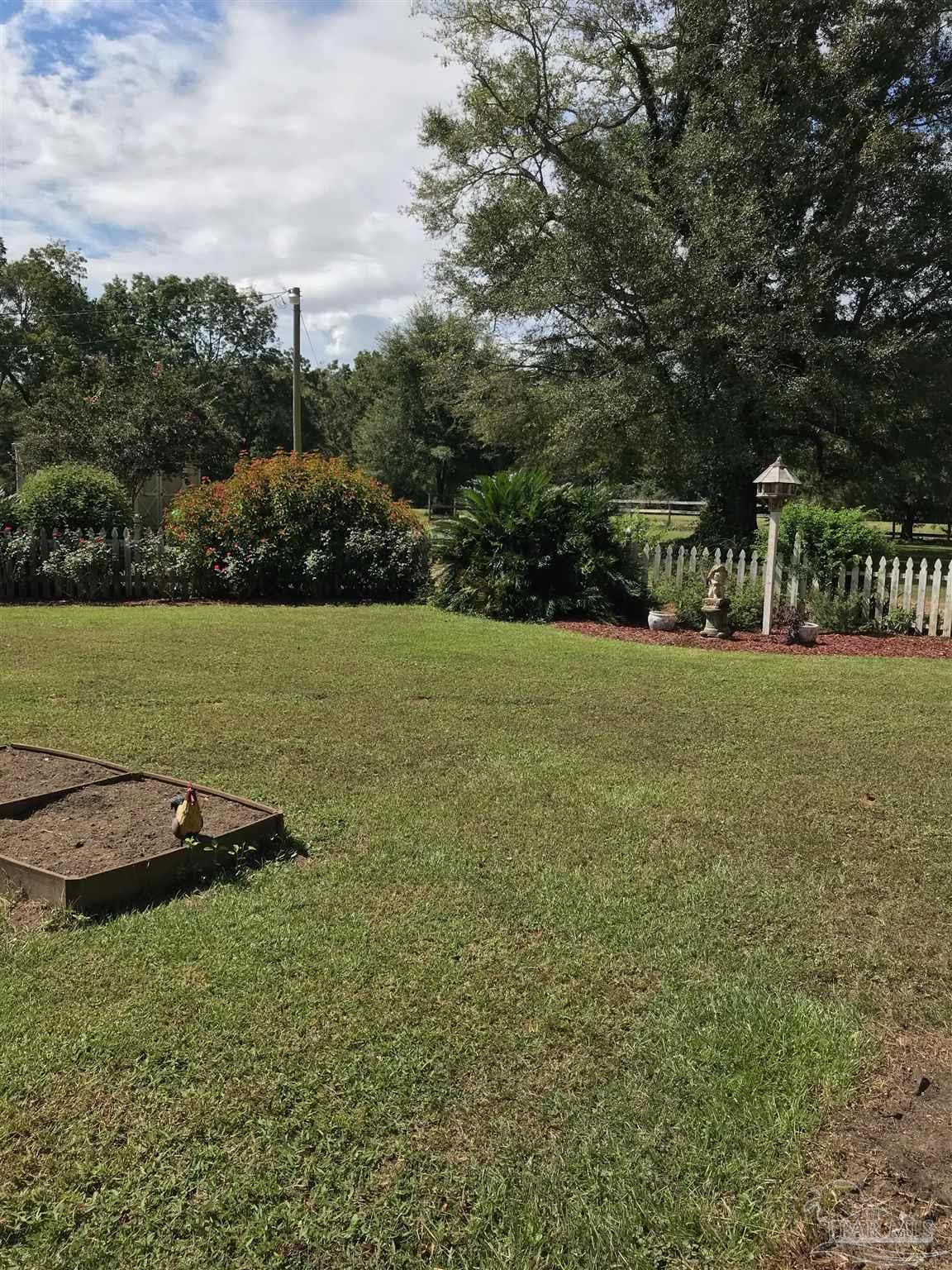 6101 Southridge Road Milton, FL 32570 - Photo 2 of 40 Gallery Image 2