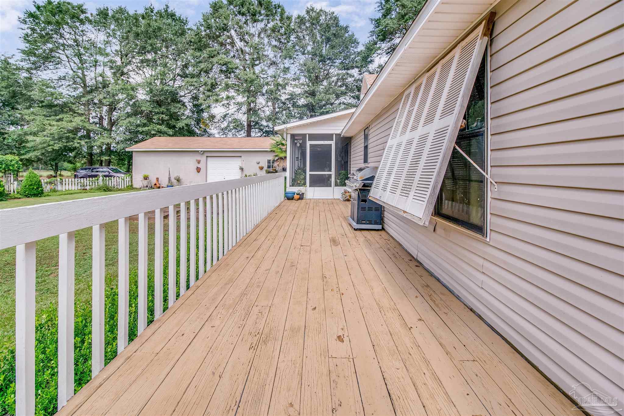6101 Southridge Road Milton, FL 32570 - Photo 13 of 40 Gallery Image 13