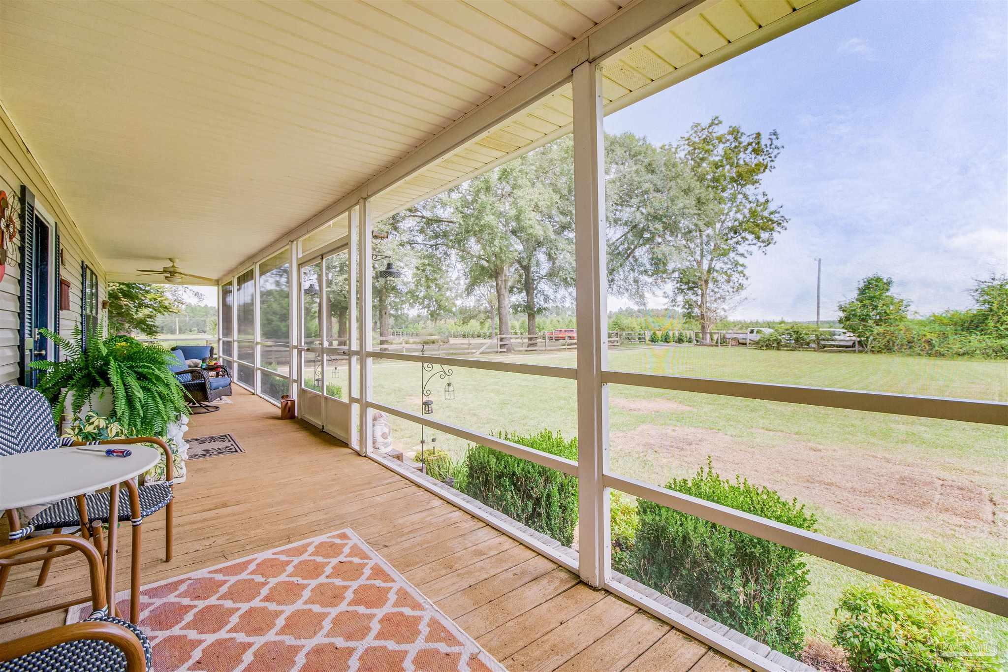 6101 Southridge Road Milton, FL 32570 - Photo 6 of 40 Gallery Image 6