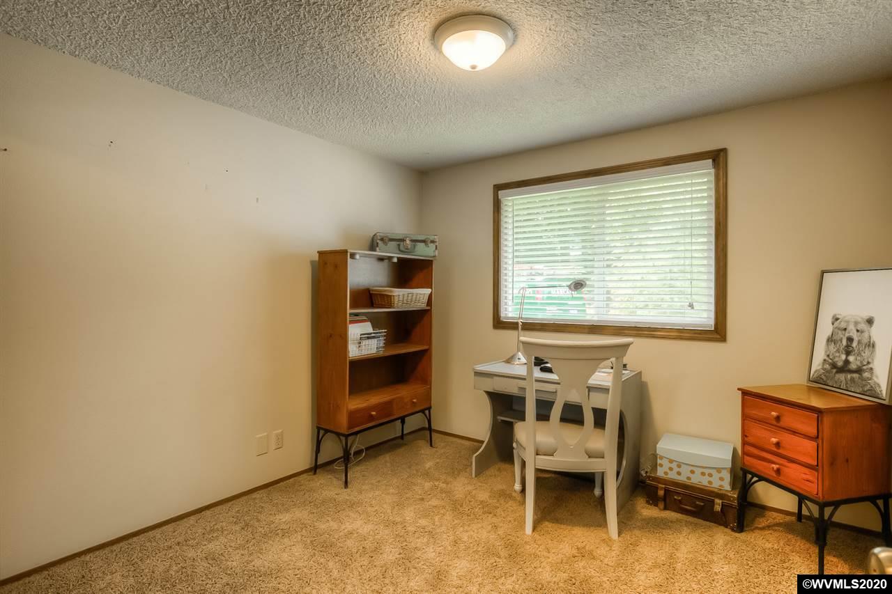 310 Boone Road Southeast Salem, OR 97306 - Photo 16 of 23 Gallery Image 16