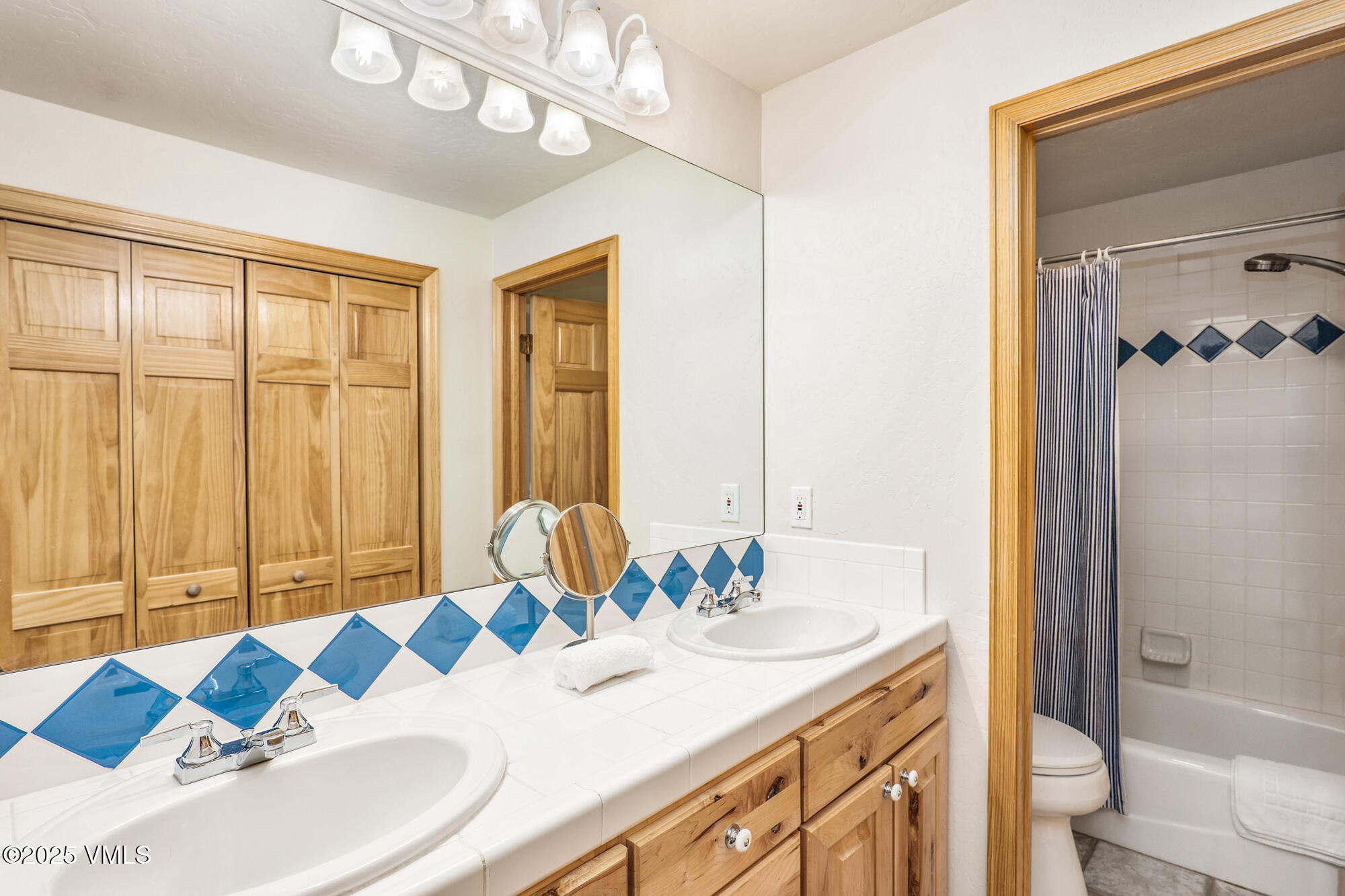 1890 Lions Ridge Loop, Unit 11 Vail, CO 81657 - Photo 29 of 40 Ensuite