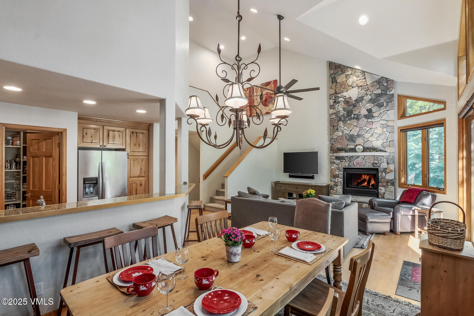 1890 Lions Ridge Loop, Unit 11 Vail, CO 81657 - Photo 8 of 40 Dining