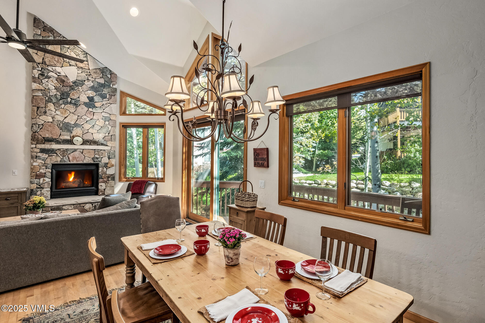 1890 Lions Ridge Loop, Unit 11 Vail, CO 81657 - Photo 9 of 40 Dining