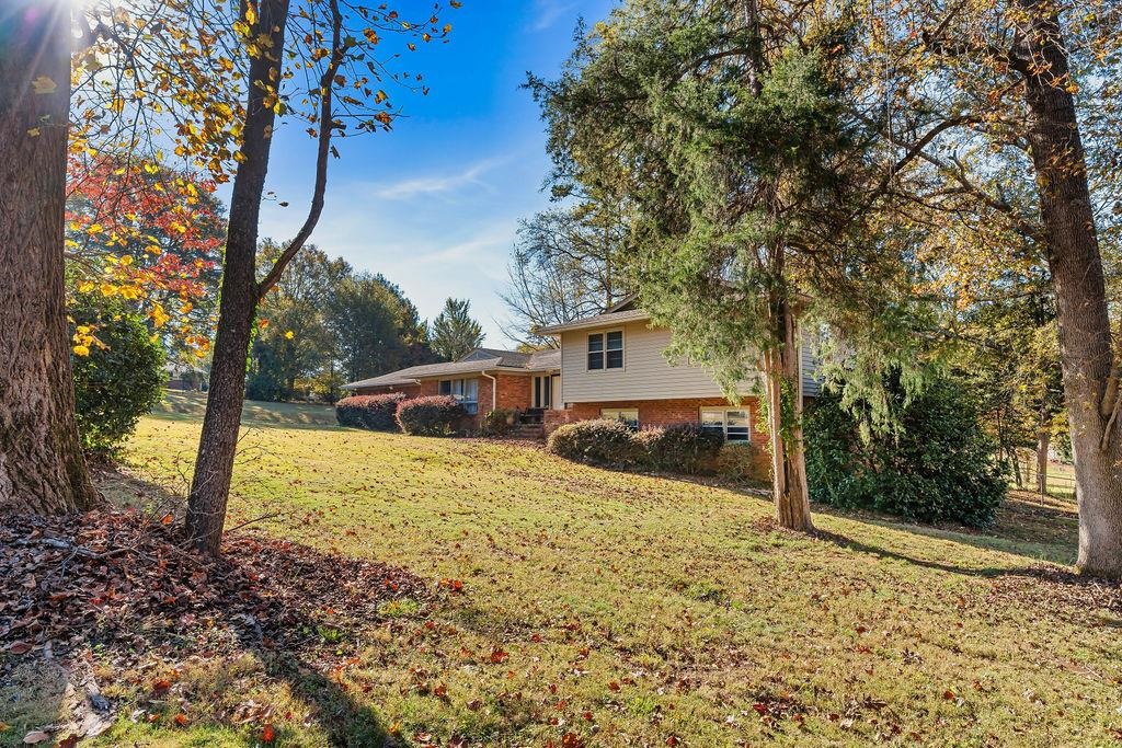 524 Perrin Drive Spartanburg, SC 29307 - Photo 2 of 50