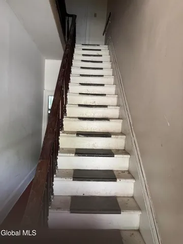 $1,350 | 305 2nd Street, Unit 2, Albany, NY 12206