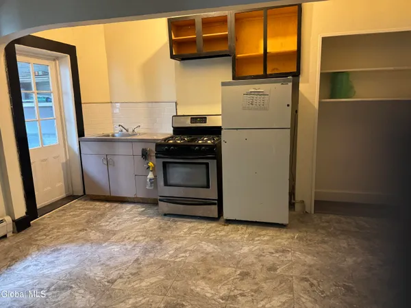 $1,300 | 305 2nd Street, Unit 2, Albany, NY 12206