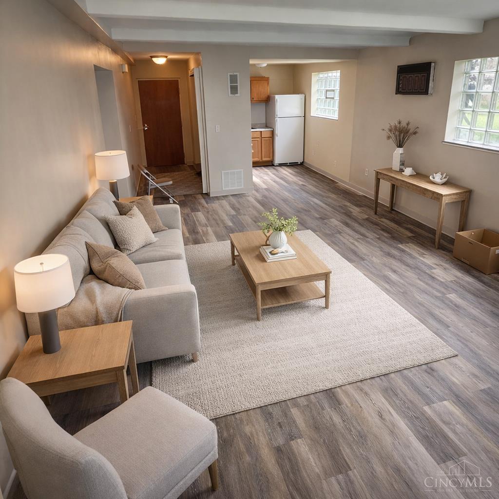 4467 Lee Road Cleveland, OH 44128 - Photo 8 of 15