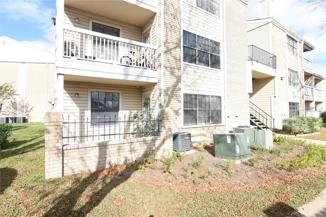 $1,090 | 2750 Holly Hall Street, Unit 1309, Houston, TX 77054