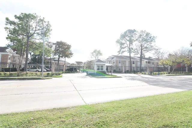 $1,090 | 2750 Holly Hall Street, Unit 1309, Houston, TX 77054