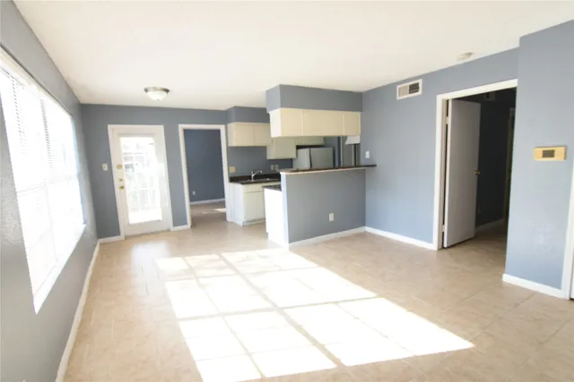 $1,090 | 2750 Holly Hall Street, Unit 1309, Houston, TX 77054