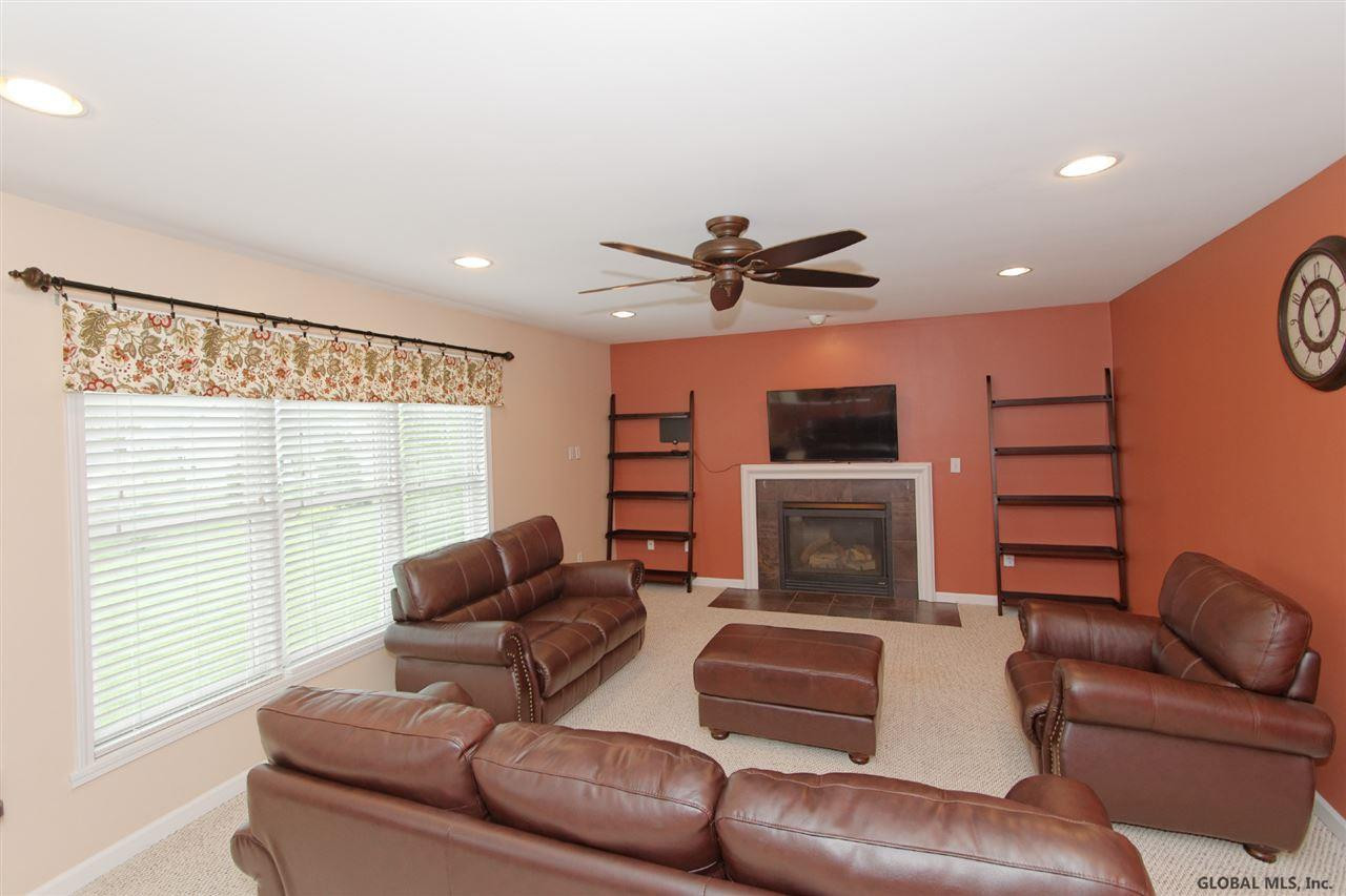 21 Robin Hill Road Halfmoon, NY 12118 - Photo 21 of 44 Photo 21