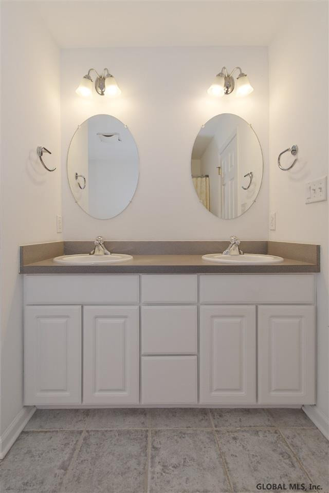 21 Robin Hill Road Halfmoon, NY 12118 - Photo 29 of 44 Photo 29
