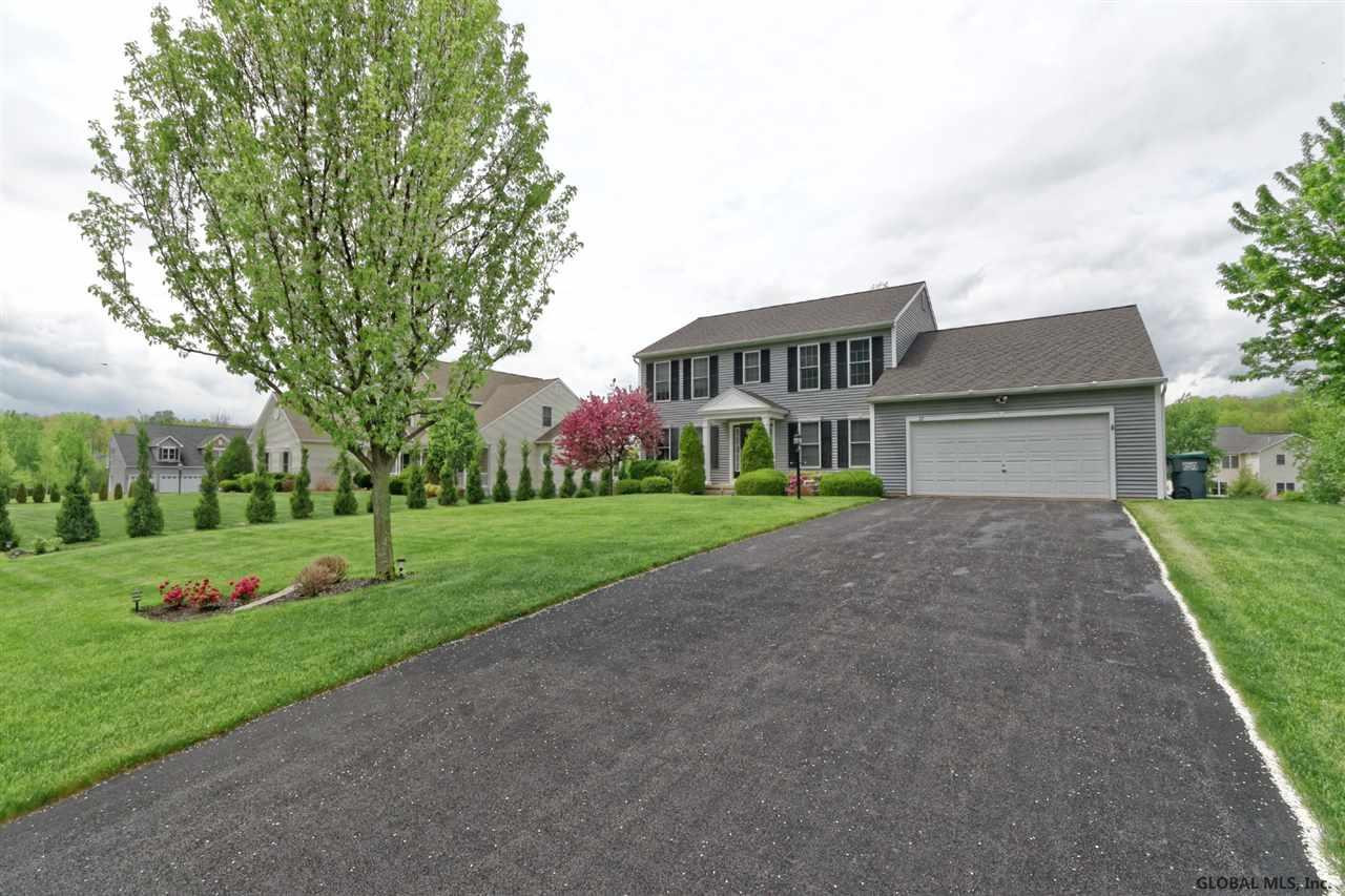 21 Robin Hill Road Halfmoon, NY 12118 - Photo 3 of 44 Photo 3