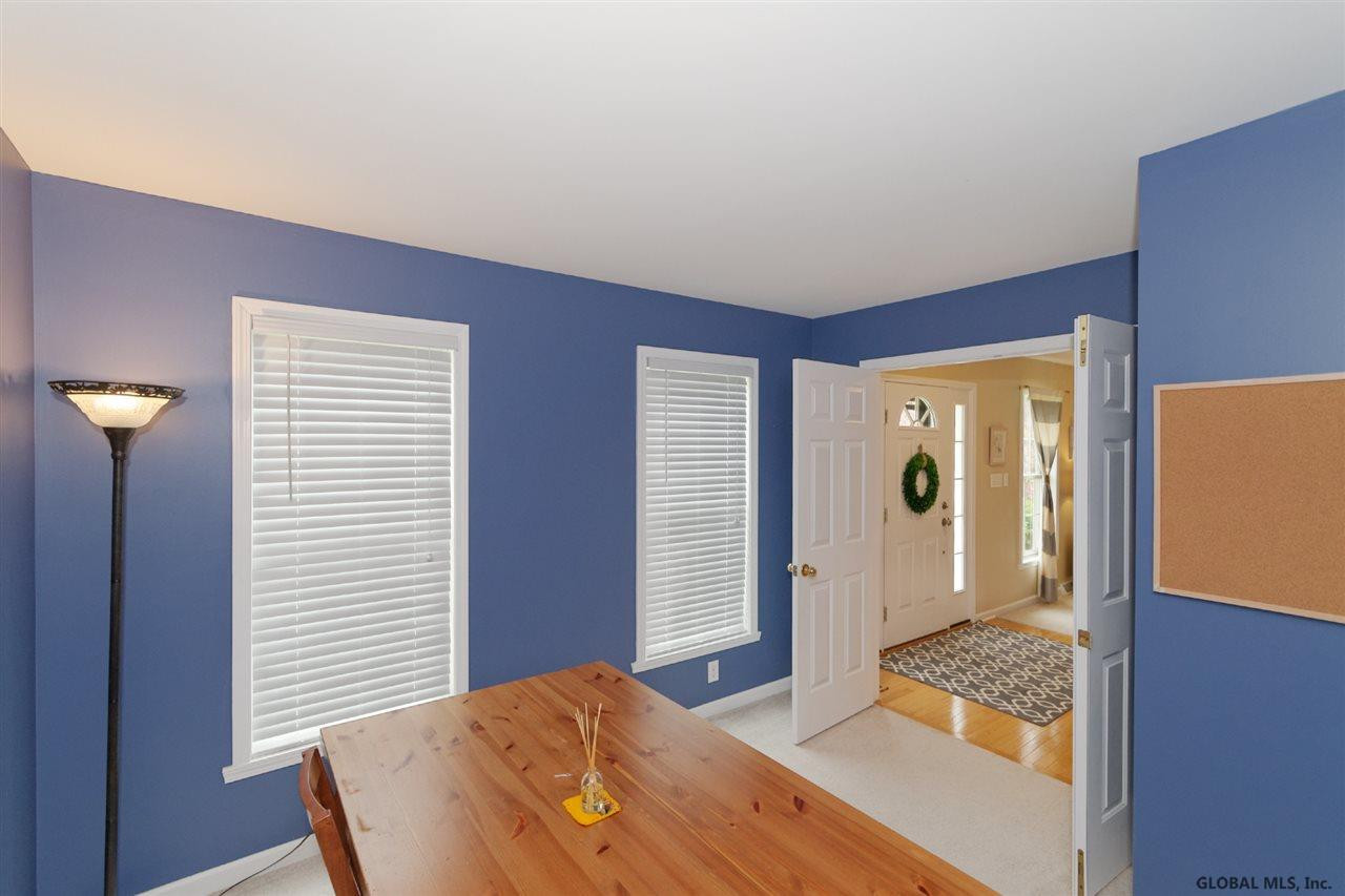 21 Robin Hill Road Halfmoon, NY 12118 - Photo 7 of 44 Photo 7