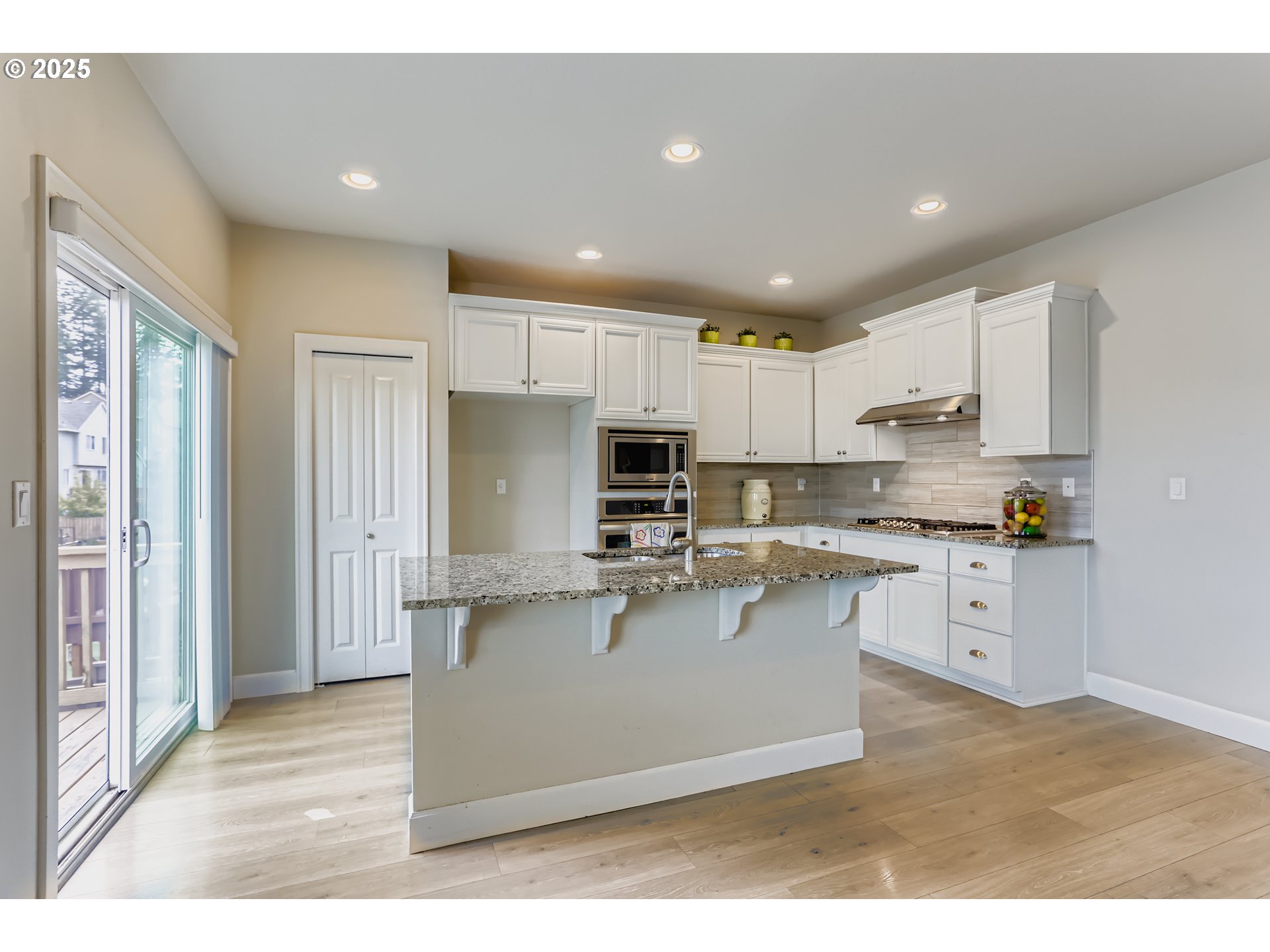 15598 Southwest Wren Lane Beaverton, OR 97007 - Photo 7 of 33