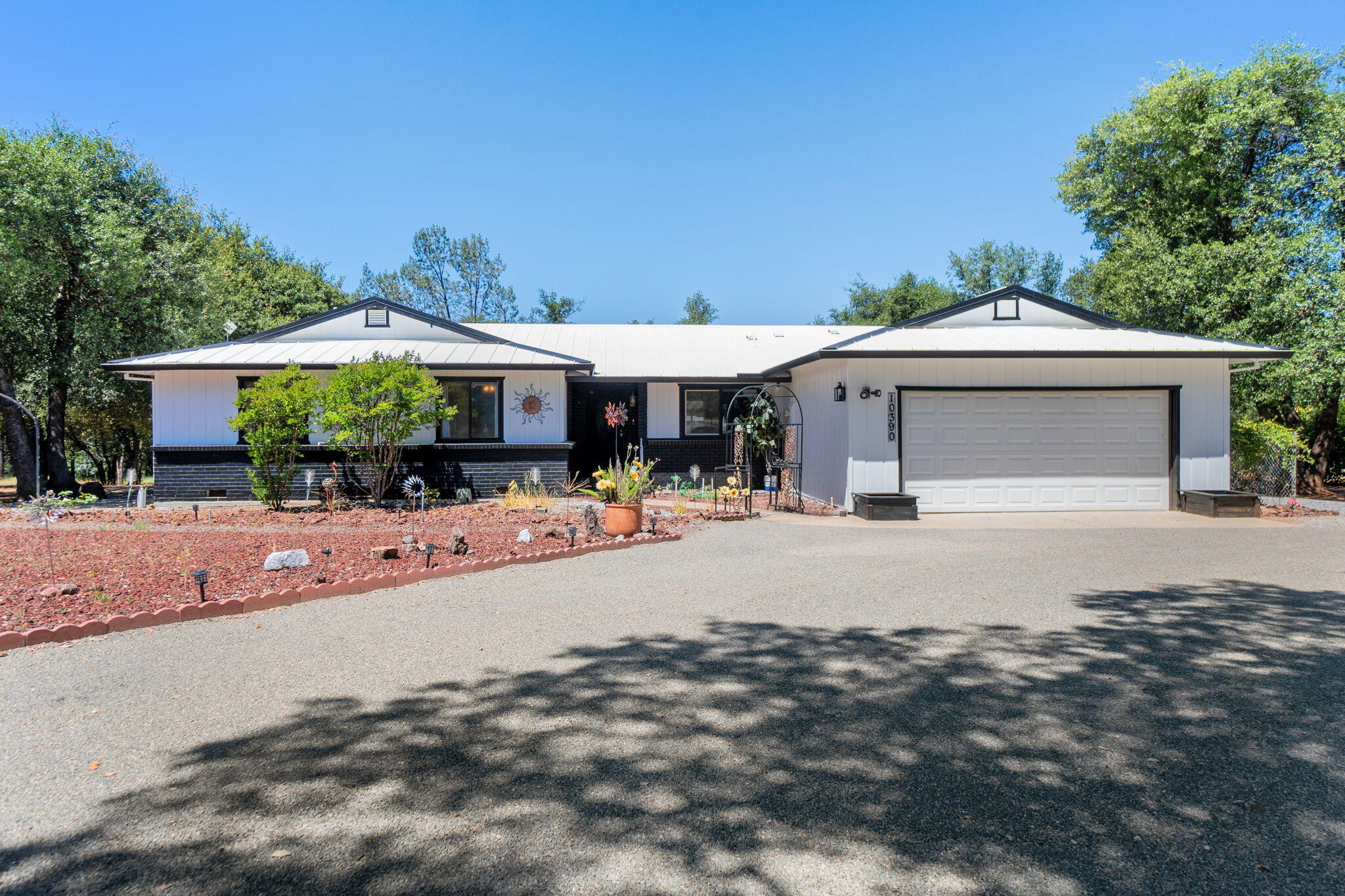 10390 October Lane Redding, CA 96003 - Photo 59 of 94 Front of House