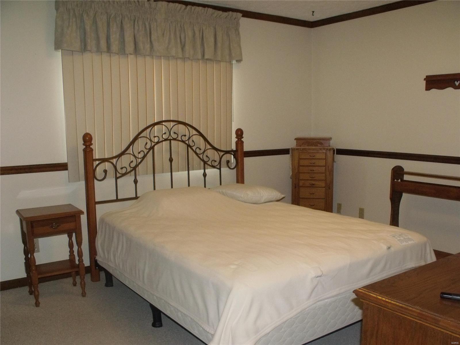 1008 West County Road Jerseyville, IL 62052 - Photo 13 of 24 Gallery Image 13