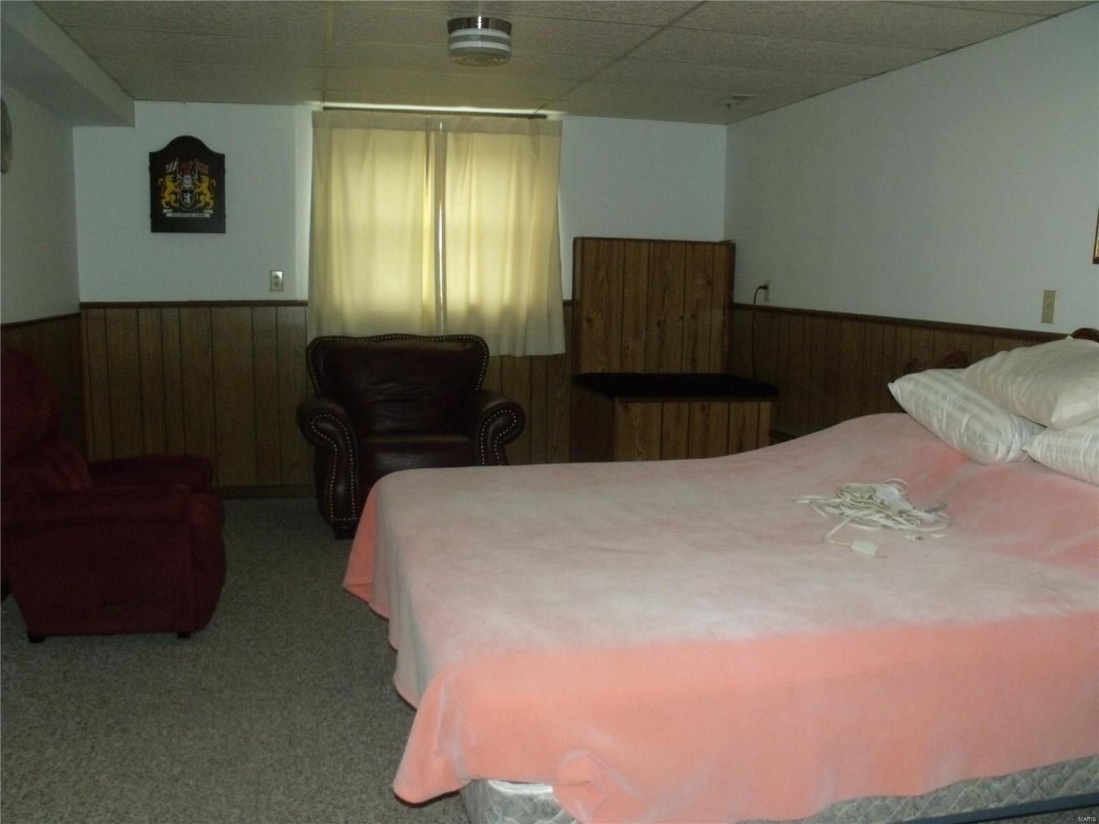1008 West County Road Jerseyville, IL 62052 - Photo 20 of 24 Gallery Image 20