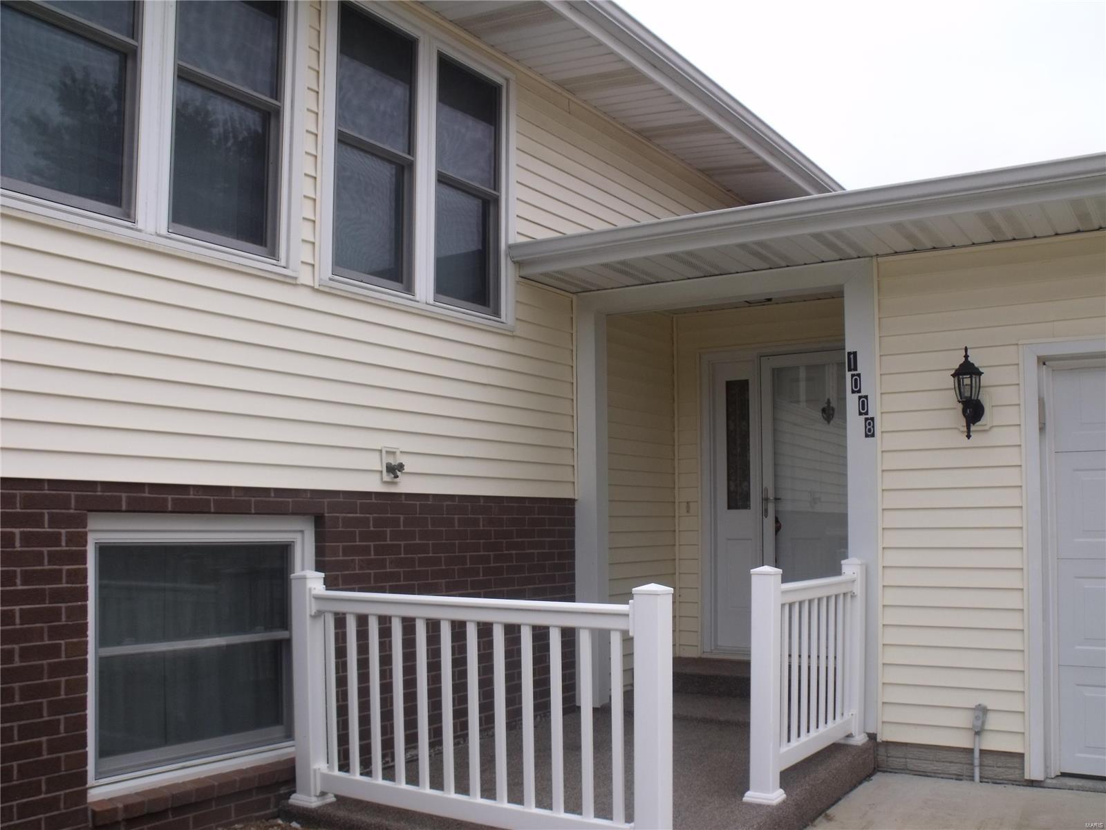 1008 West County Road Jerseyville, IL 62052 - Photo 5 of 24 Gallery Image 5