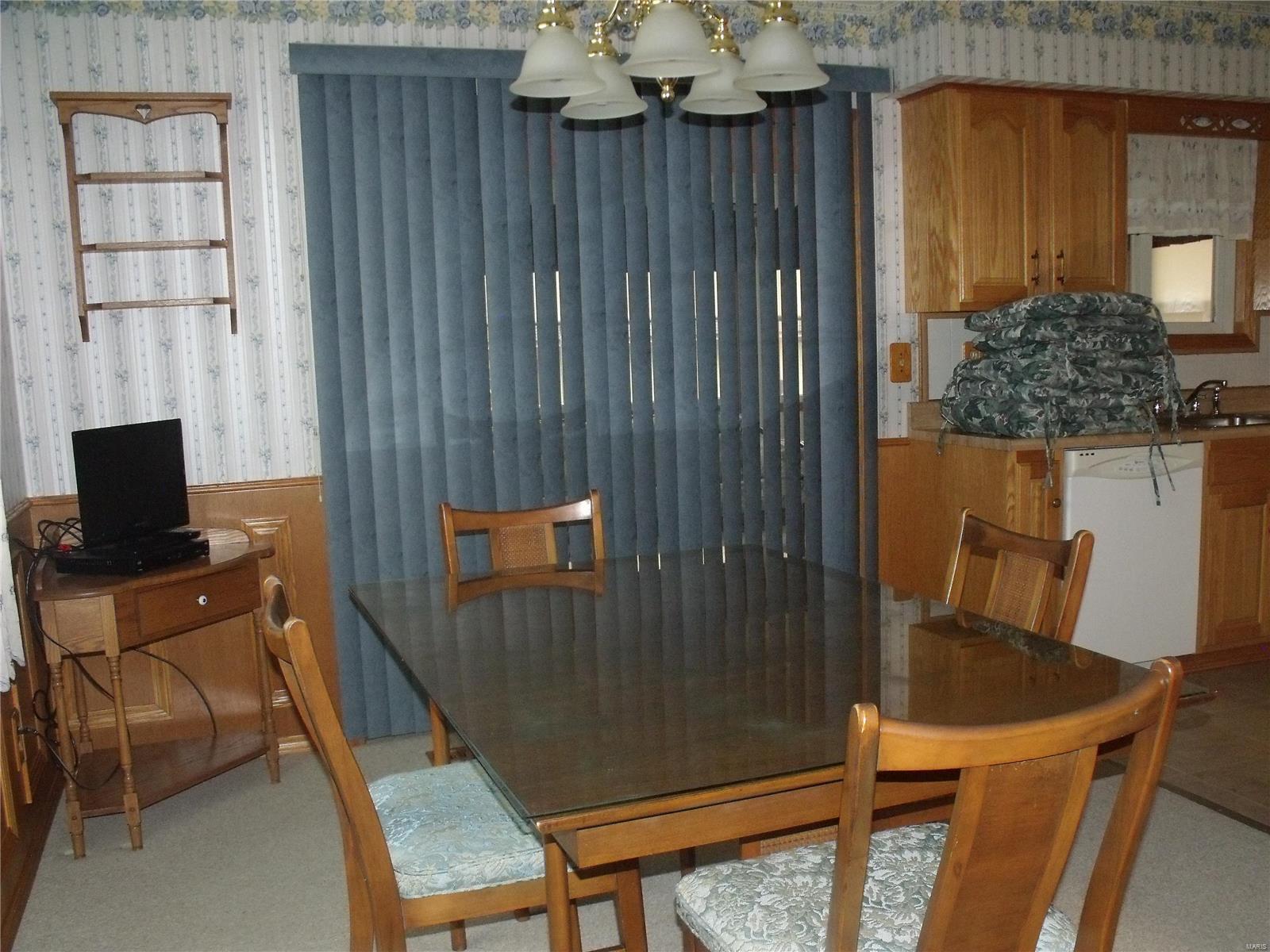 1008 West County Road Jerseyville, IL 62052 - Photo 6 of 24 Gallery Image 6