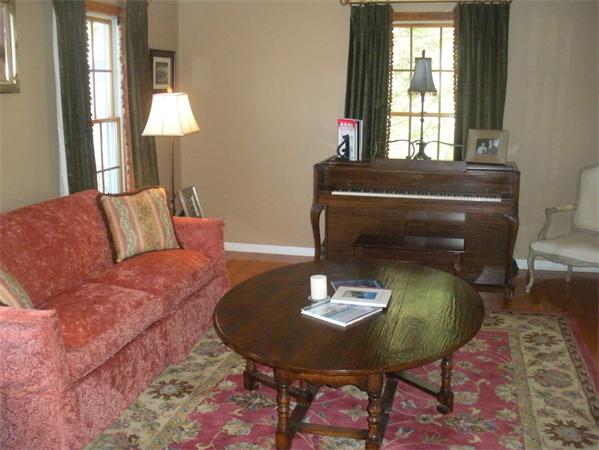 29 Wildwood Road Danvers, MA 01923 - Photo 4 of 23 Gallery Image 4