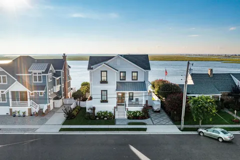 $9,999,000 | 10521 Golden Gate Drive, Stone Harbor, NJ 08247